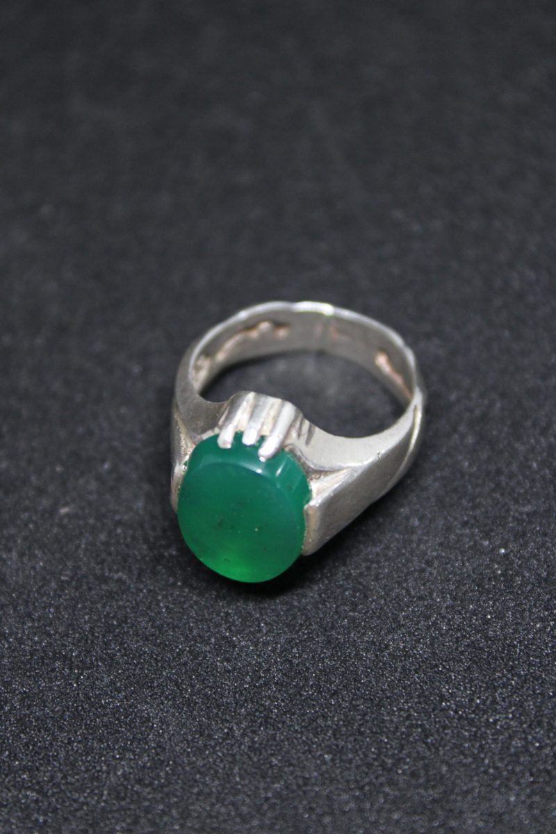 Exquisite Green Aqiq Sterling Silver Ring - Image 2