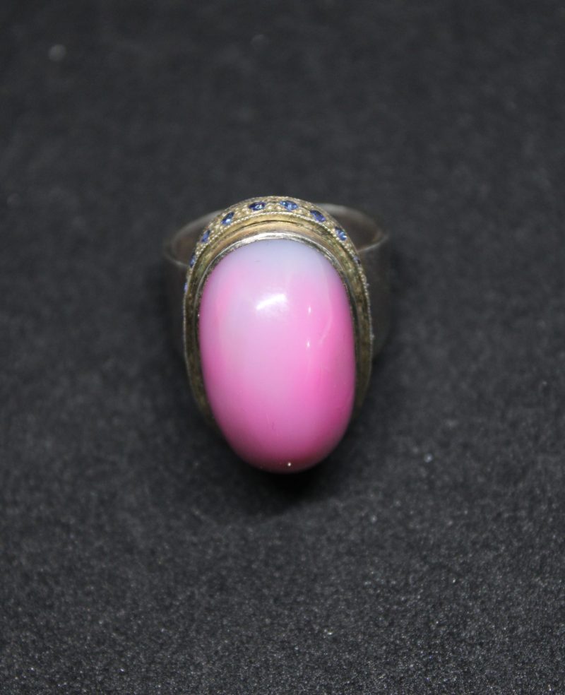 Exquisite Pink Agate Sterling Silver Ring with Gold Detailing - Image 2